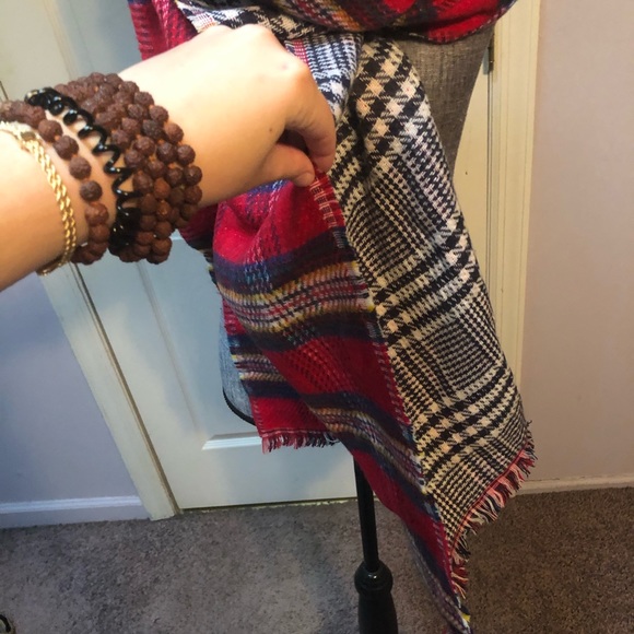 double sided blanket scarf - Picture 2 of 3